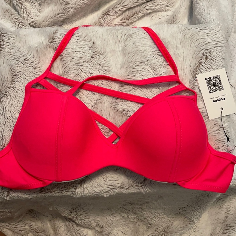 Cupshe BRAND NEW! Size M bikini top!
